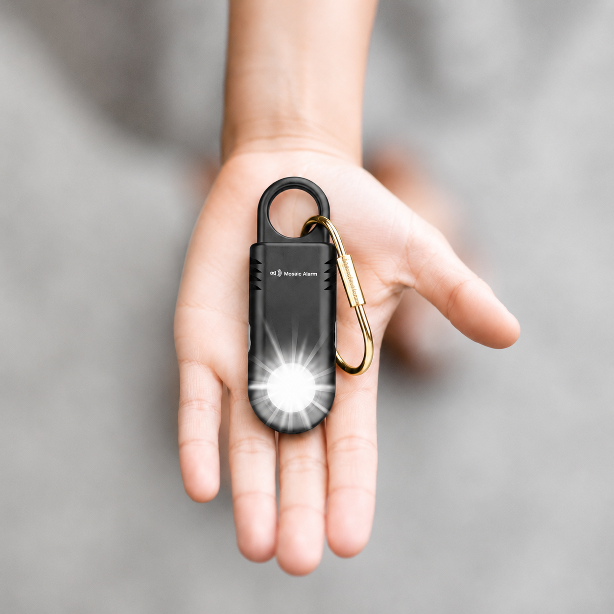 135 dB Personenalarm für Frauen & Mädchen | Wiederaufladbarer Schlüsselanhänger-Alarm mit Taschenlampe
