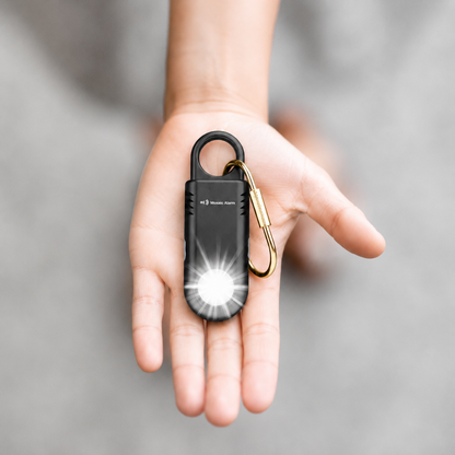 135 dB Personenalarm für Frauen & Mädchen | Wiederaufladbarer Schlüsselanhänger-Alarm mit Taschenlampe